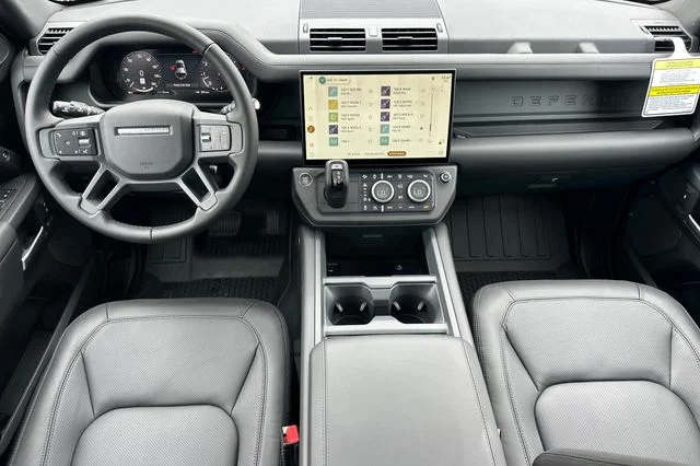 New 2026 Santorini Black Land Rover X-Dynamic SE image 12