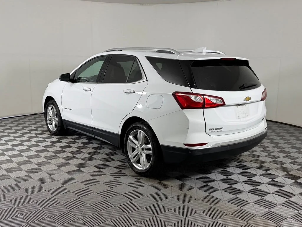 Used 2018 SUMMIT WHITE Chevrolet Premier image 5