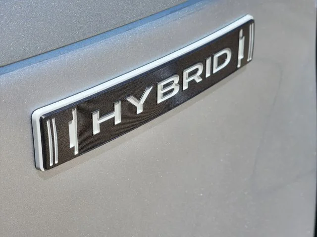 New 2026 ICE SILVER METALLIC Subaru Limited Hybrid image 8