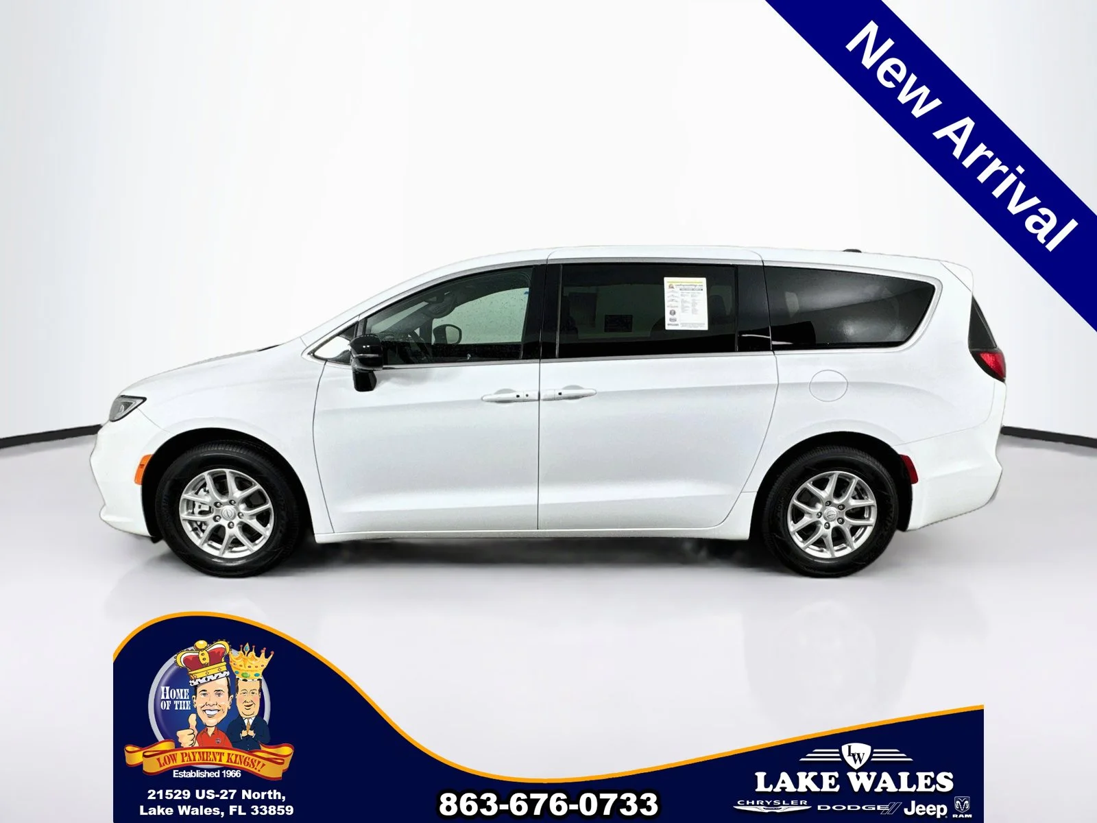 Used 2026 White Chrysler Select image 4
