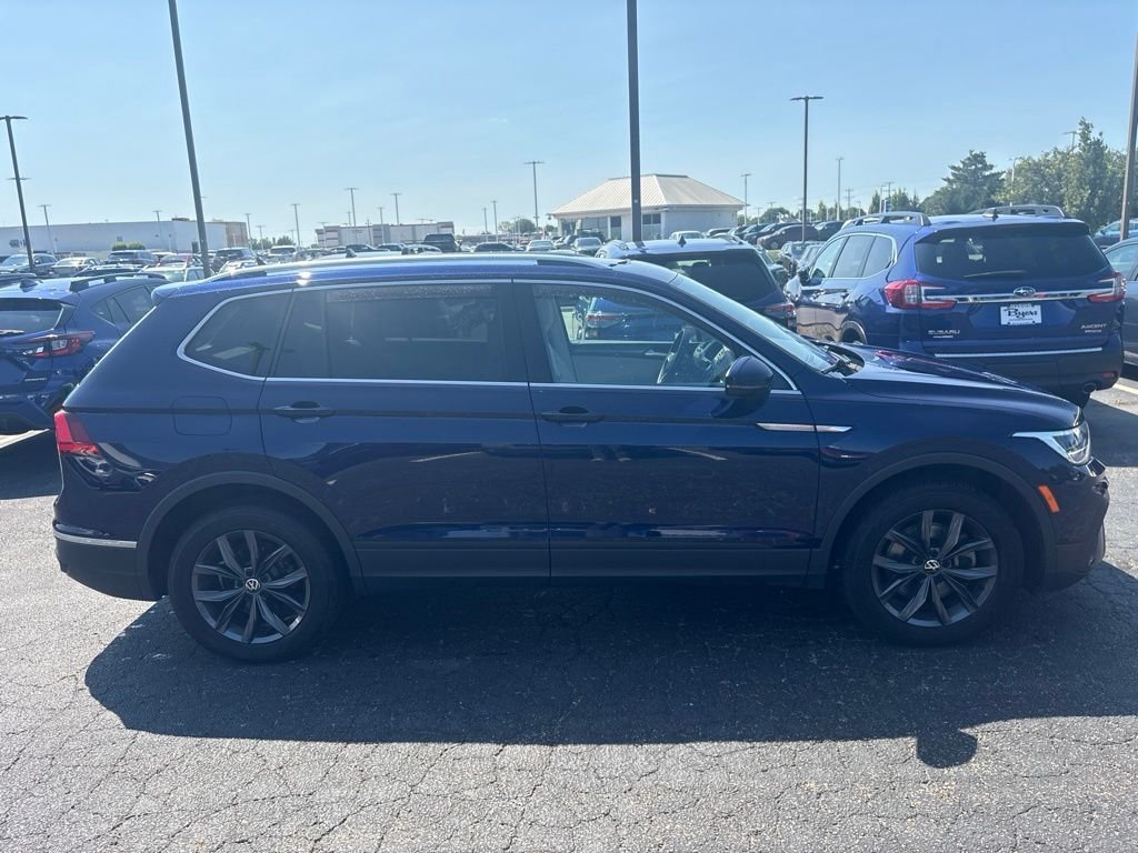 Used 2022 Blue Volkswagen 2.0T SE image 2