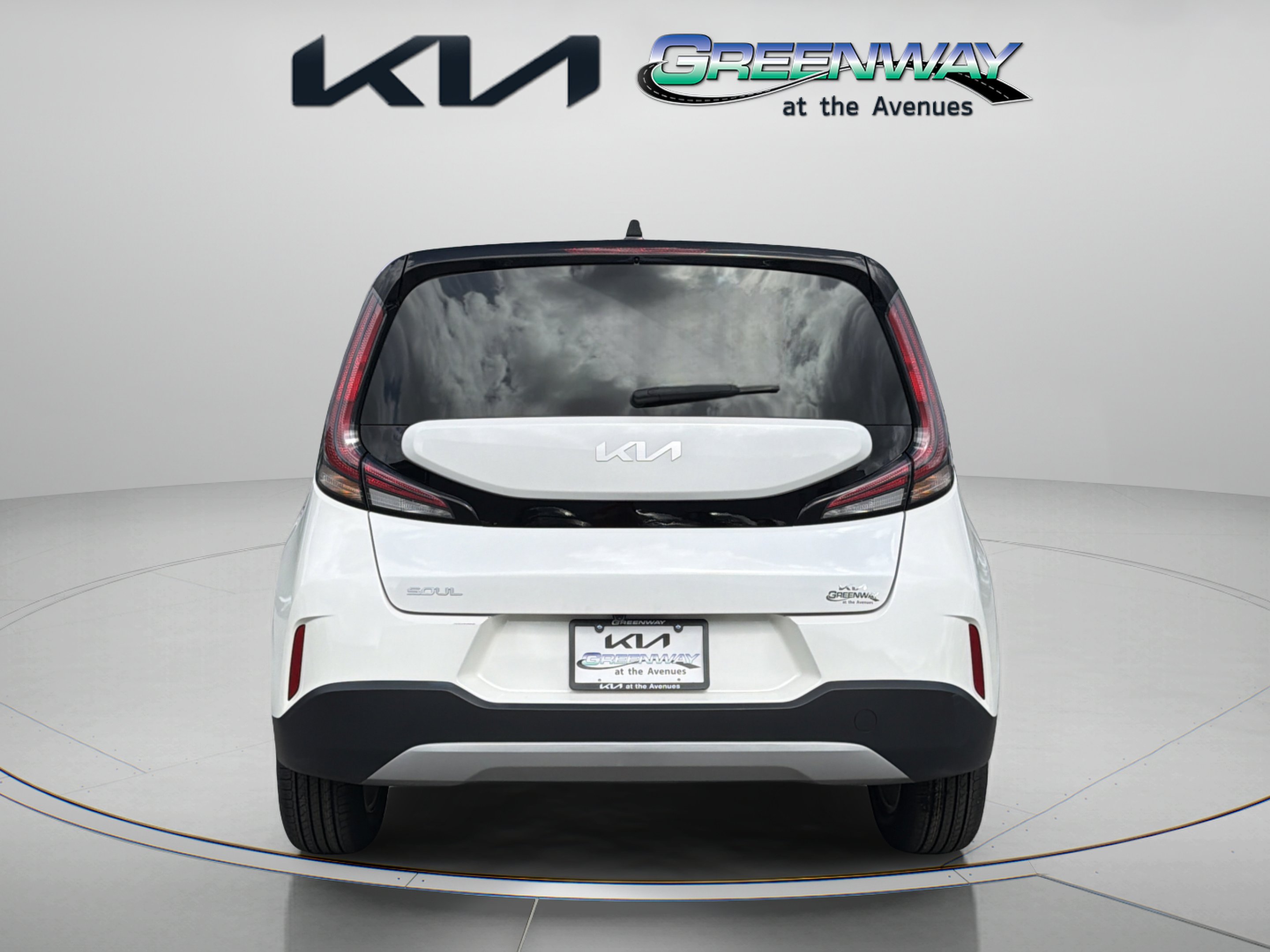 Used 2024 Snow White Pearl Kia LX image 5