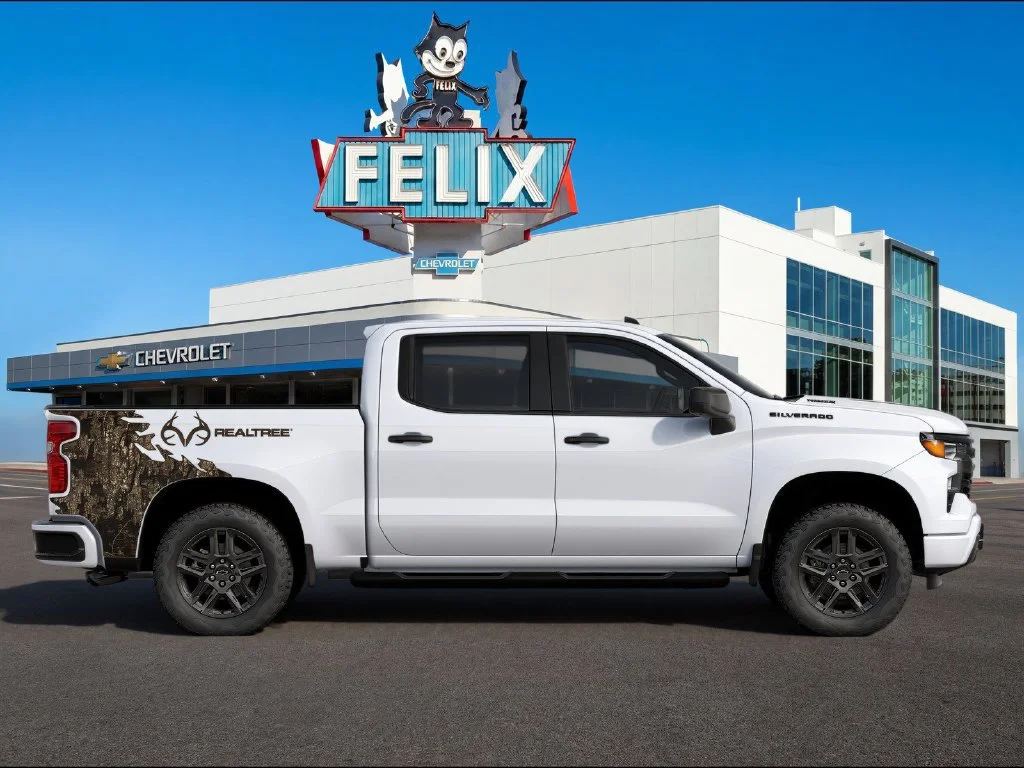 New 2026 Summit White Chevrolet Custom image 3