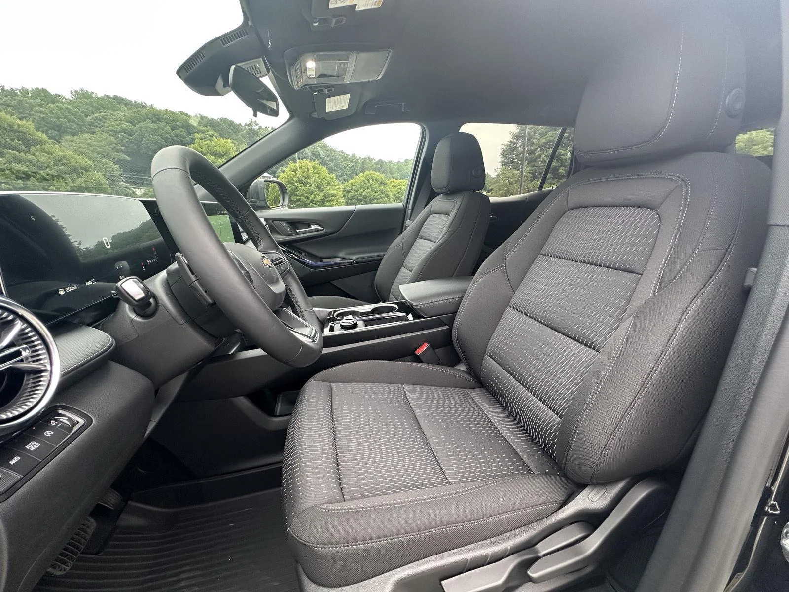 2027 Chevrolet Equinox LT - Photo 9
