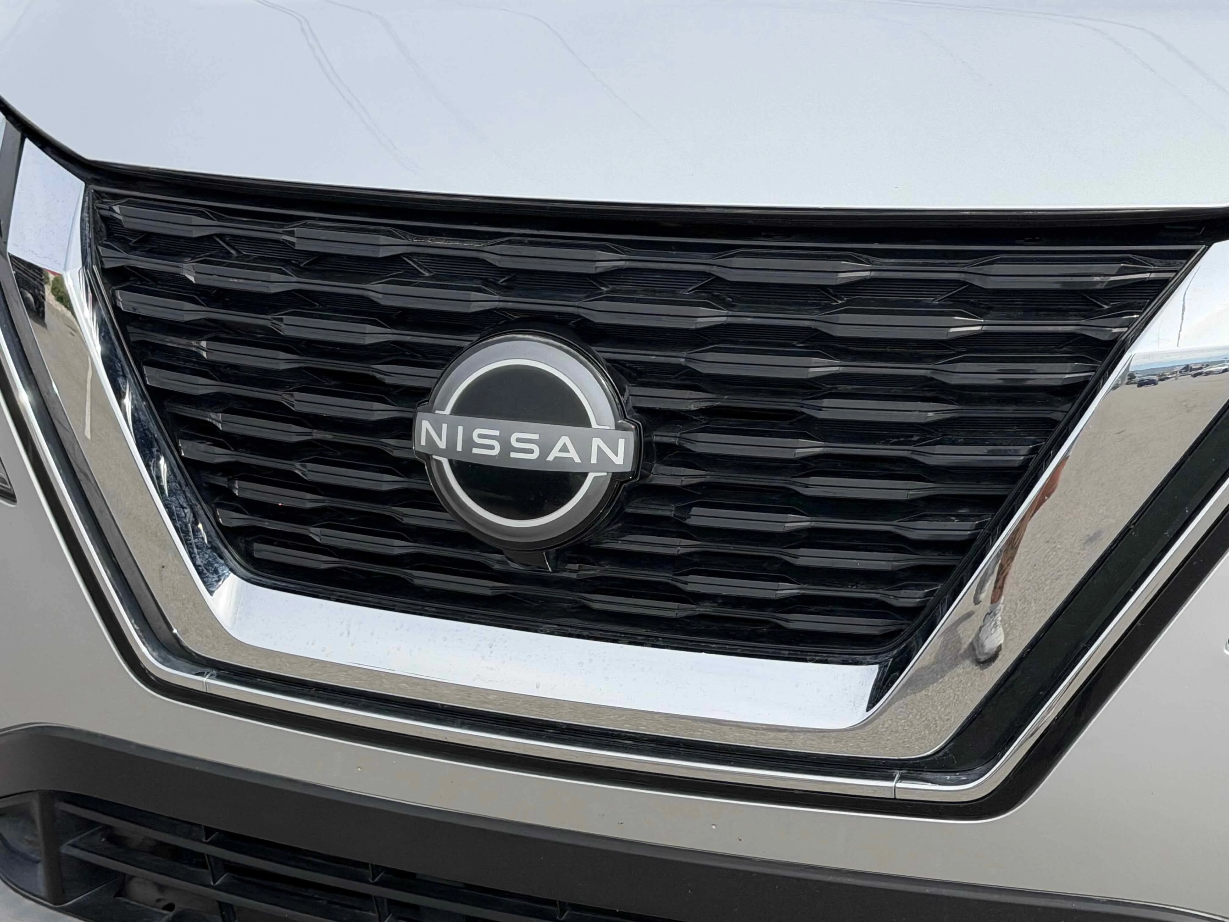 Used 2023 Brilliant Silver Metallic Nissan SV image 11