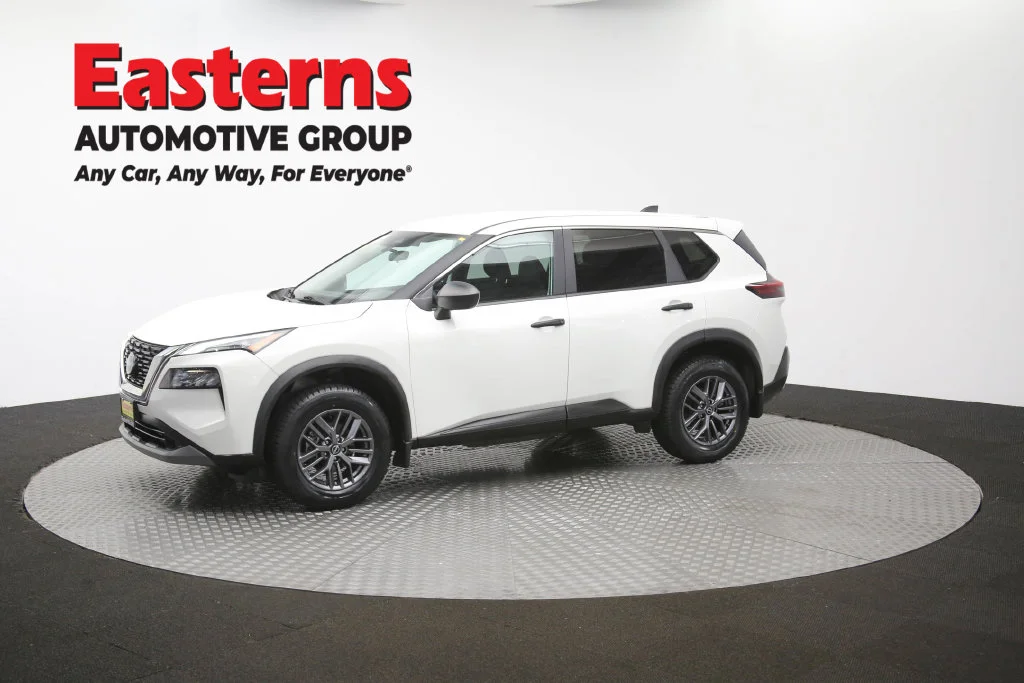 Used 2023 White Nissan S image 59