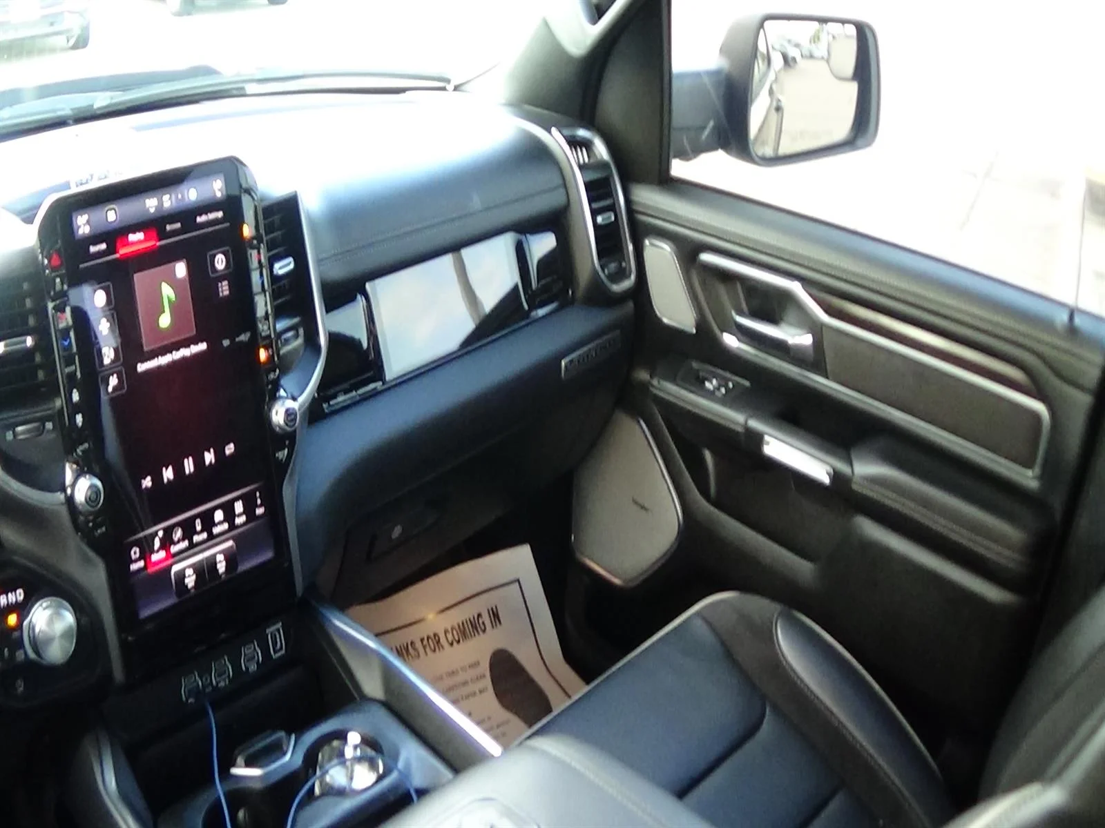 Used 2025 Diamond Black Crystal Pearl Coat (pxj) RAM Laramie image 14