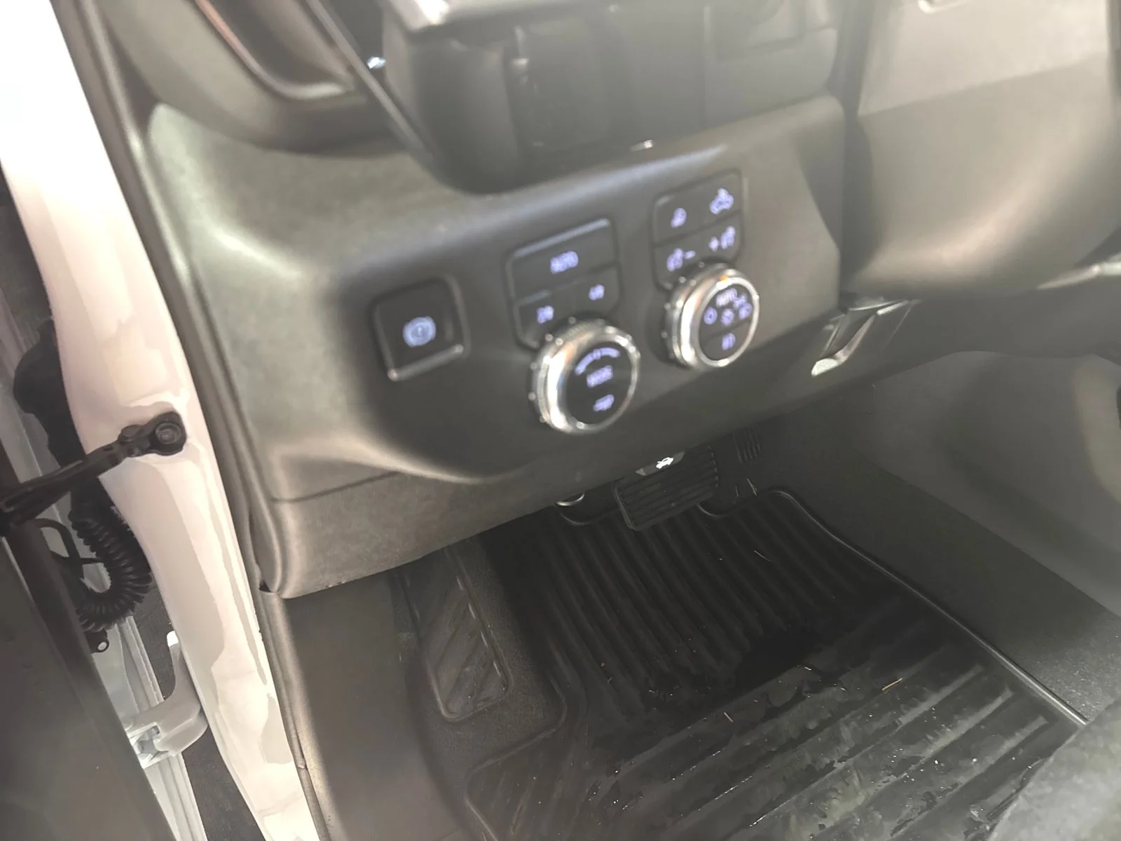 Used 2026 Summit White GMC Elevation image 15