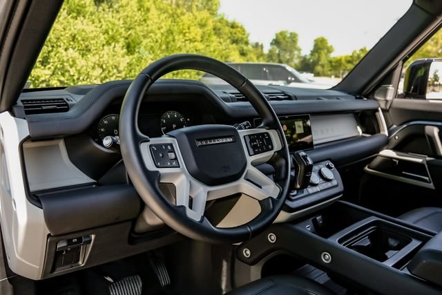 2024 Land Rover Defender 3