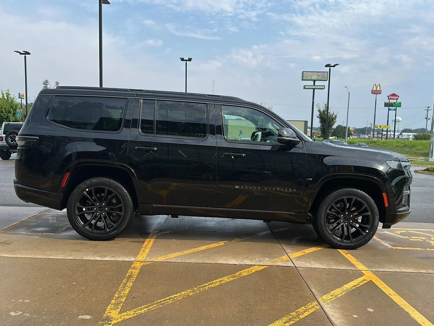 New 2026 High Gloss Black Jeep Summit Obsidian image 4