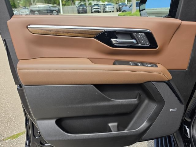 2026 Chevrolet Suburban High Country - Photo 19