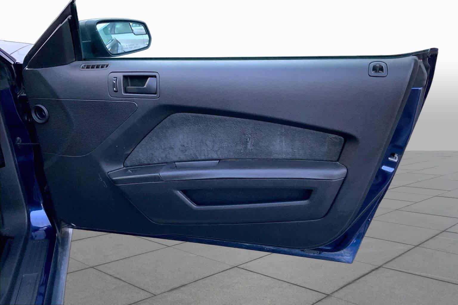 Used 2011 Kona Blue Metallic Ford V6 image 18