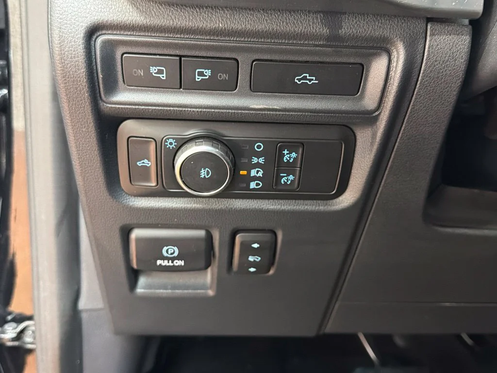 Used 2022 Agate Black Metallic Ford Lariat image 25