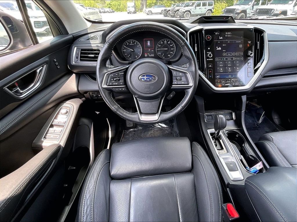 Used 2023 Ice Silver Metallic Subaru Limited image 17