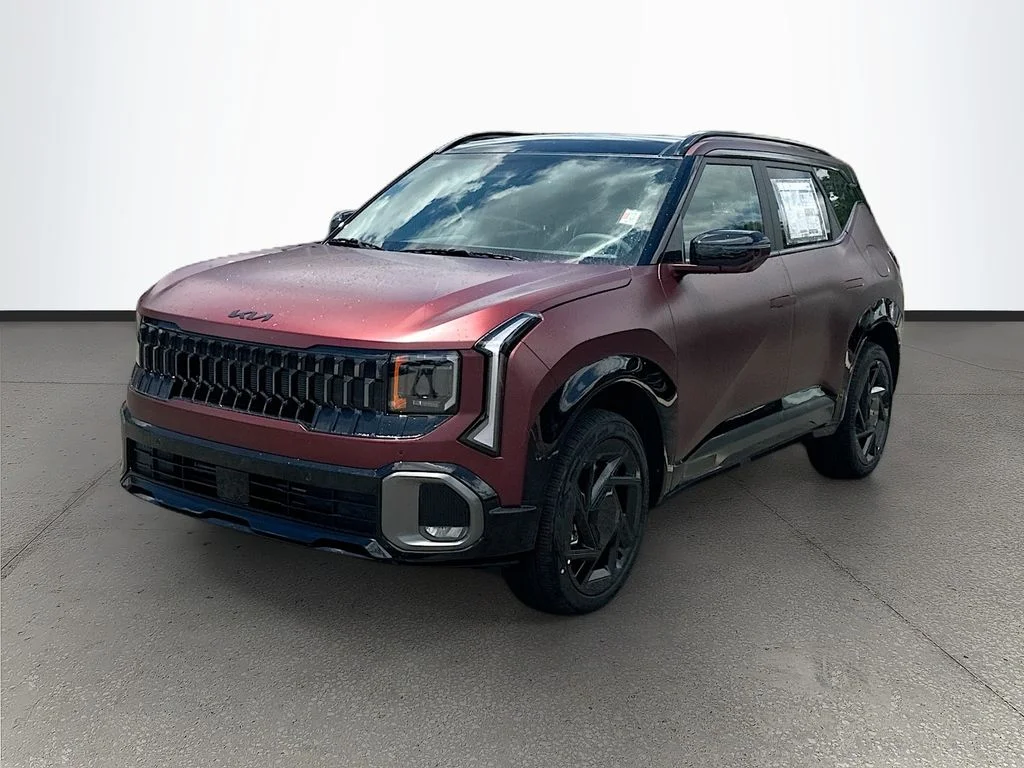 New 2027 Magma Red Matte Kia X-Line image 3