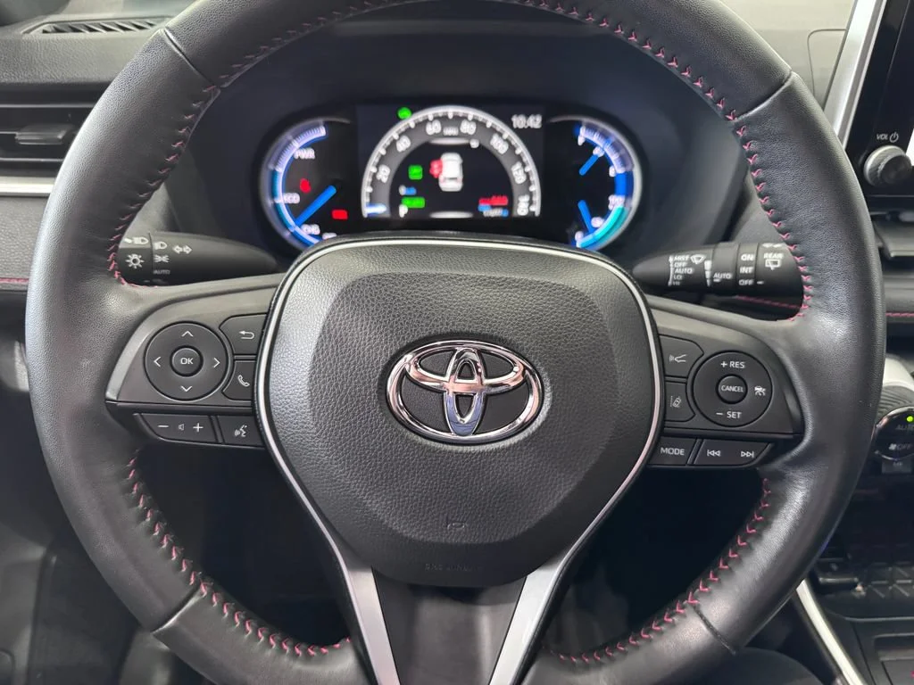 2024 Toyota RAV4 SE - Photo 13