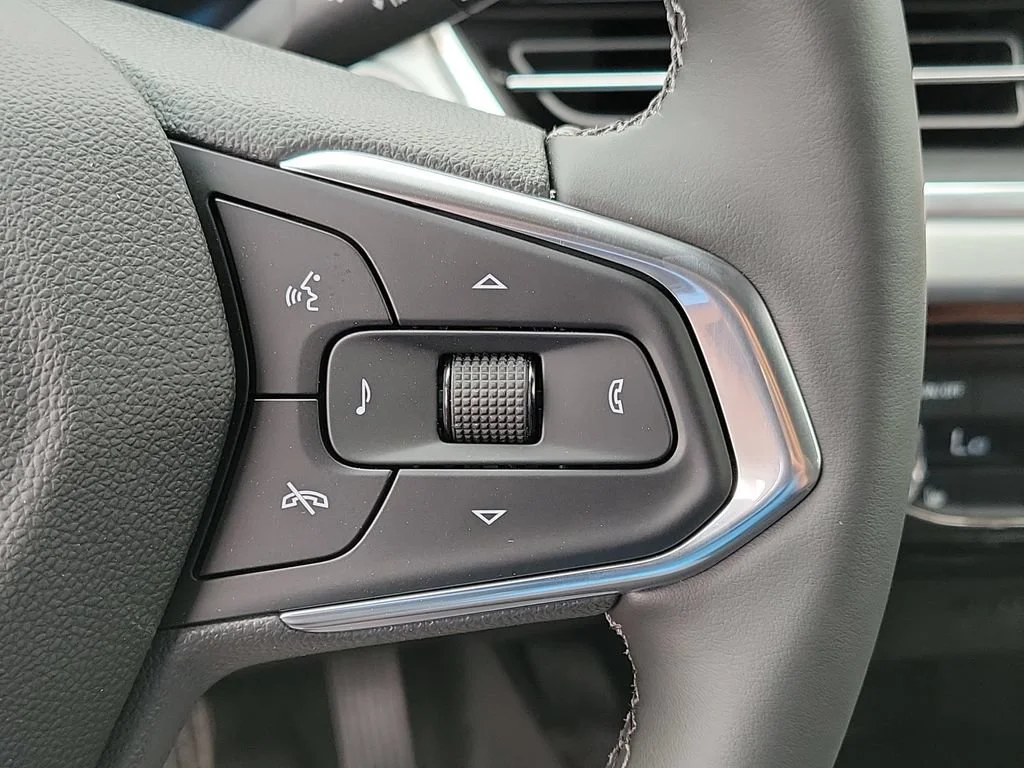 New 2026 Mosaic Black Metallic Chevrolet LT image 10