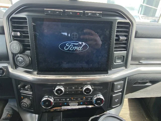 Used 2022 White Ford Lariat image 10