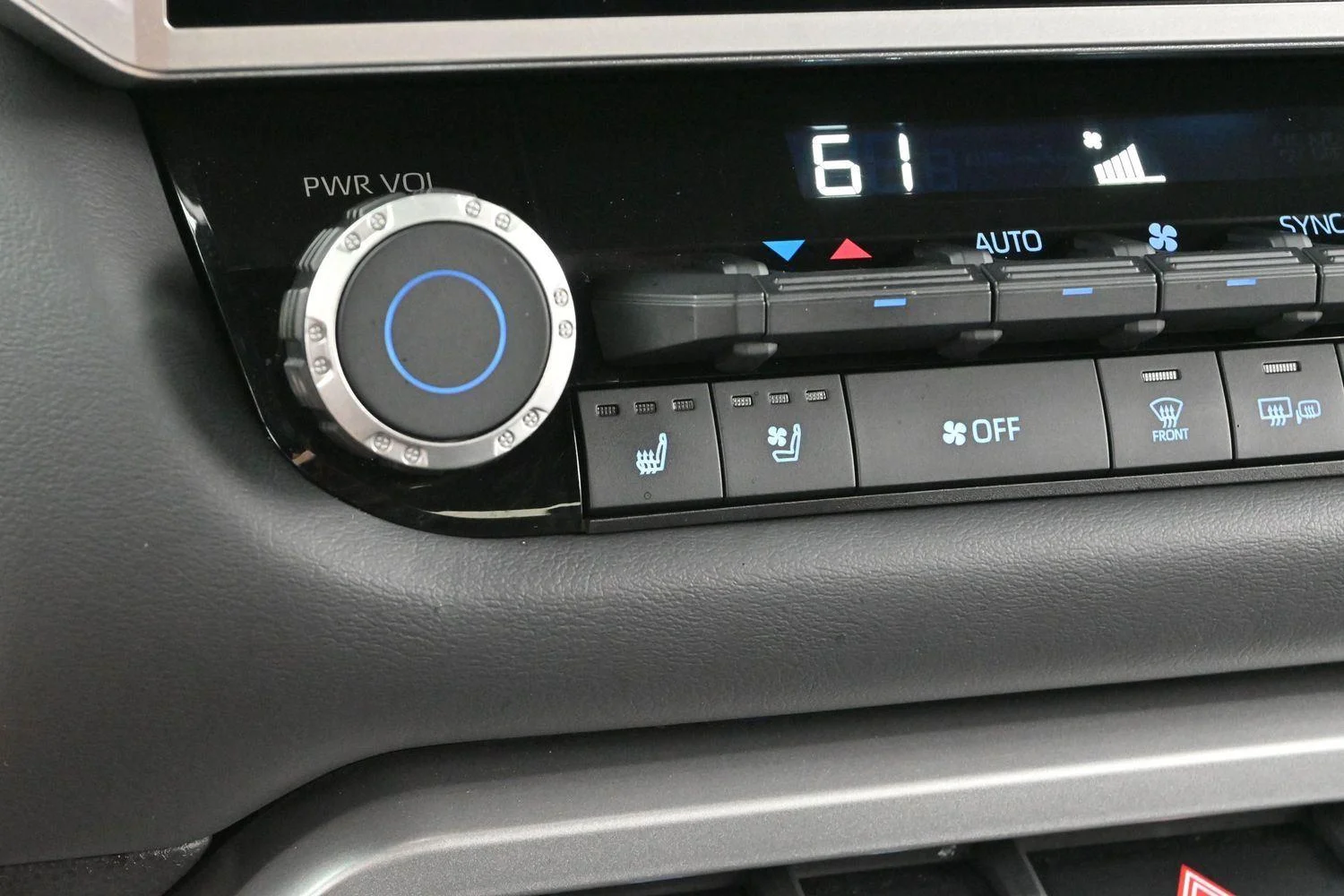 Used 2024  Toyota Platinum Hybrid image 23