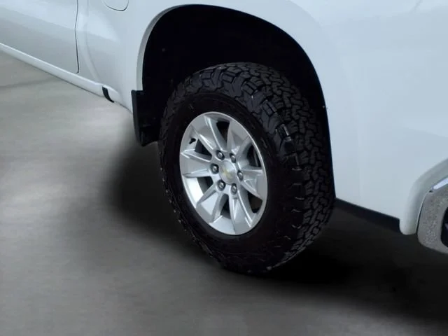 Used 2024 Summit White Chevrolet LT image 20