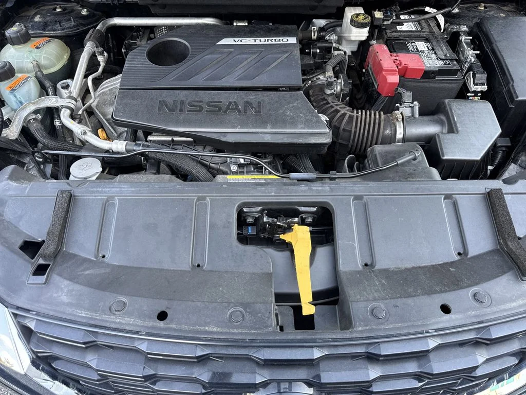 Used 2023 Black Nissan Platinum image 25