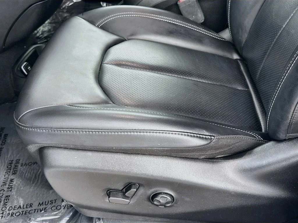 Used 2023 White Chrysler Touring L image 20