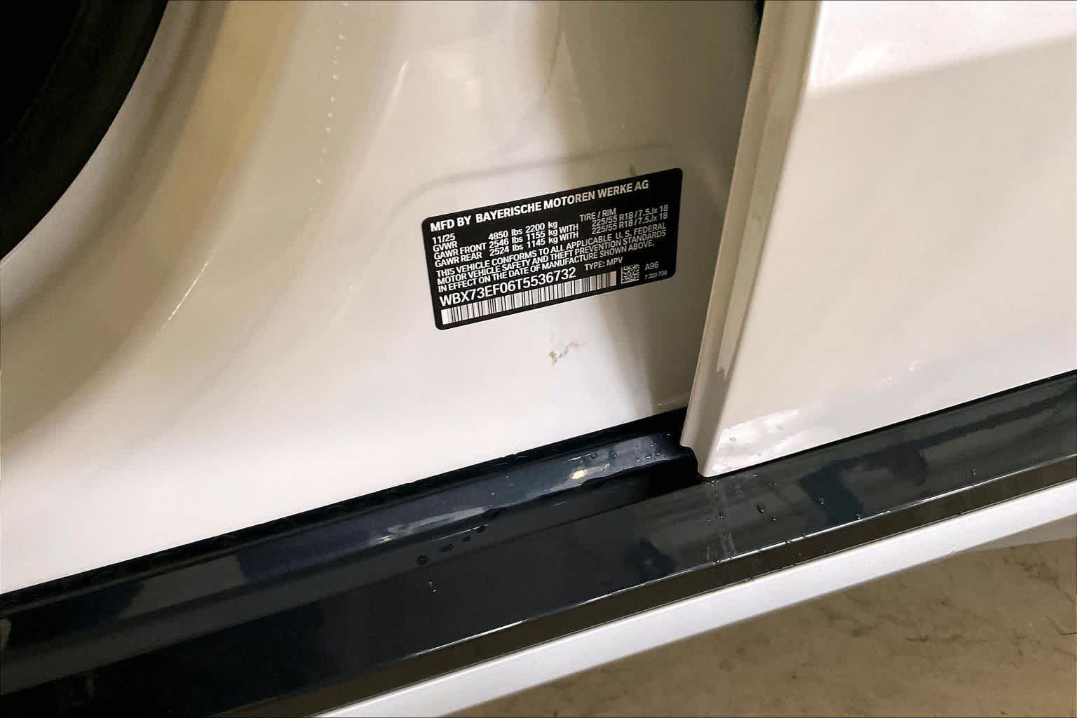 New 2026 Mineral White Metallic BMW xDrive28i image 18