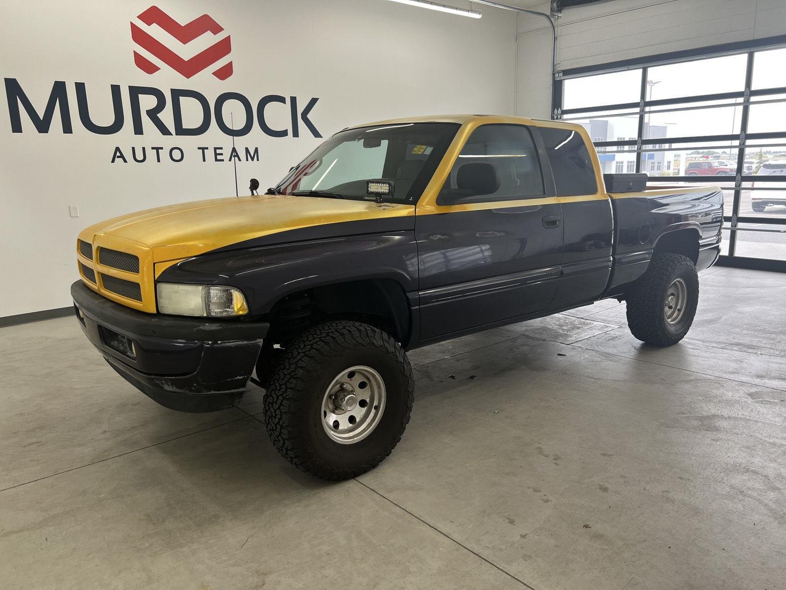 Used 1999 Blue Dodge 2dr Club Cab 139" WB 4WD image 6