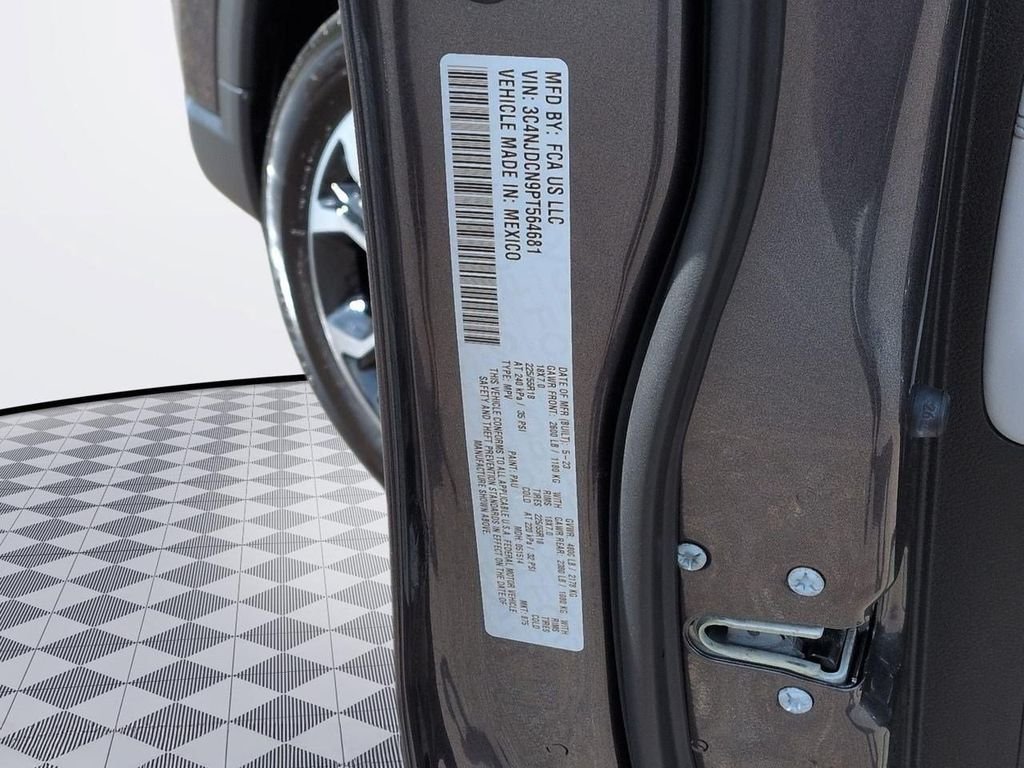 Used 2023 Granite Crystal Metallic Clearcoat Jeep Limited image 34