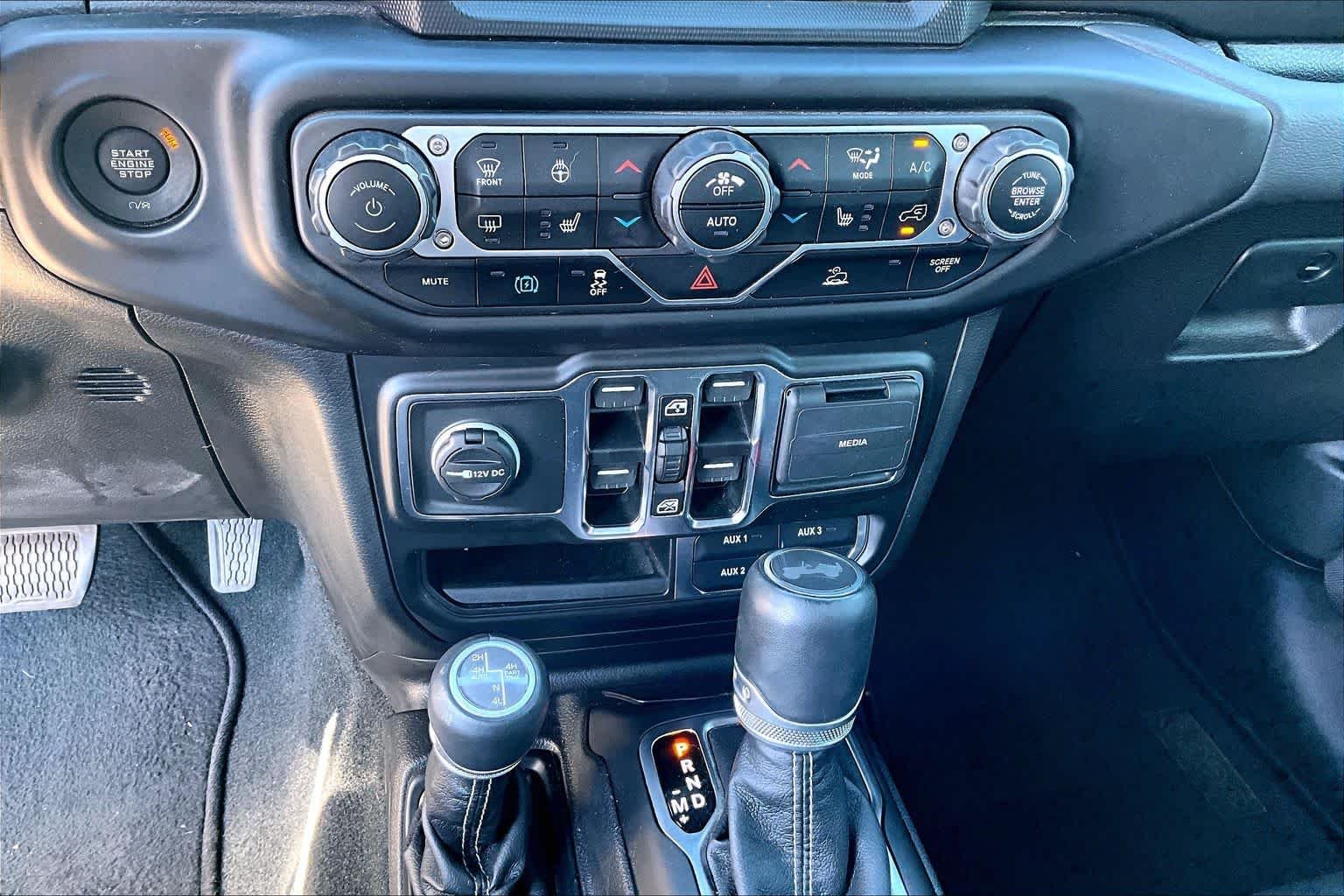 Used 2022 Limited Edition Gobi Clearcoat Jeep Unlimited Sahara image 33