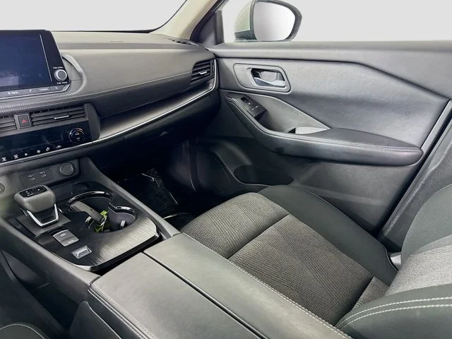 Used 2025 Silver Nissan SV image 21