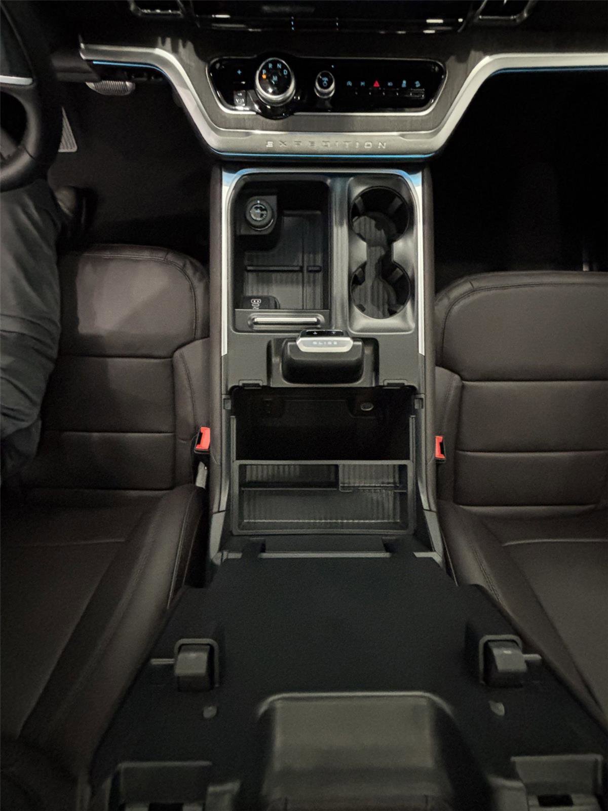 New 2026 Dark Matter Gray Metallic Ford MAX Platinum® image 32