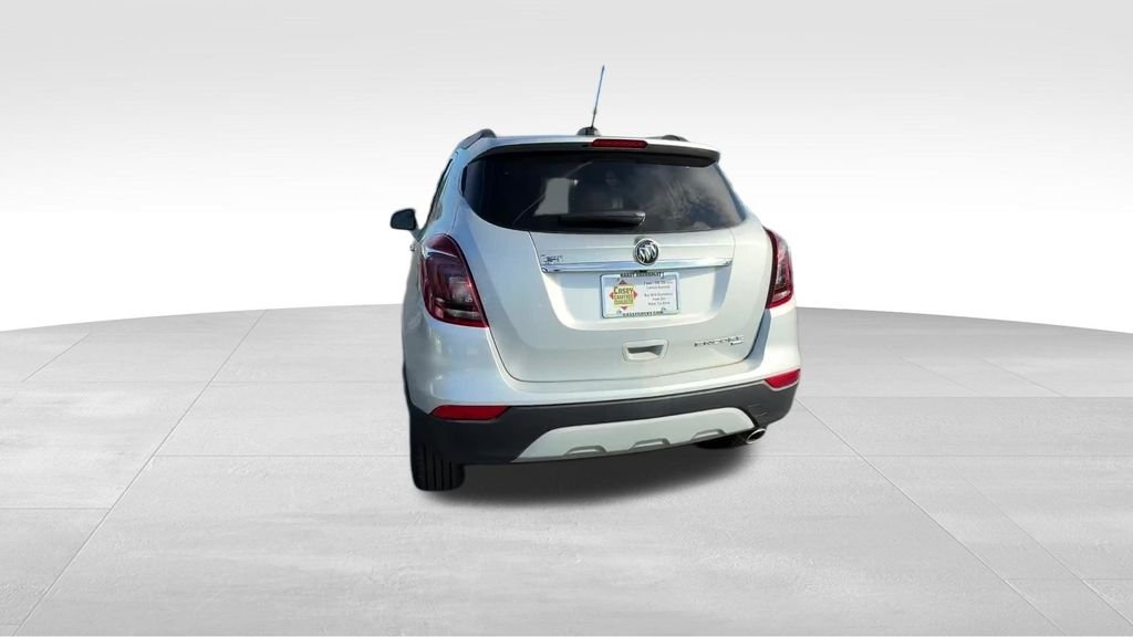 Used 2022 Silver Buick Preferred image 5