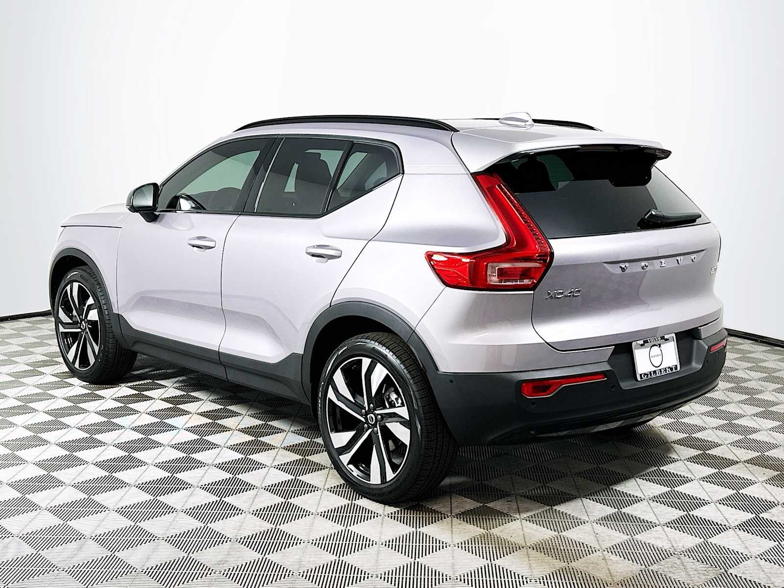 New 2026 Aurora Silver Volvo Ultra image 5
