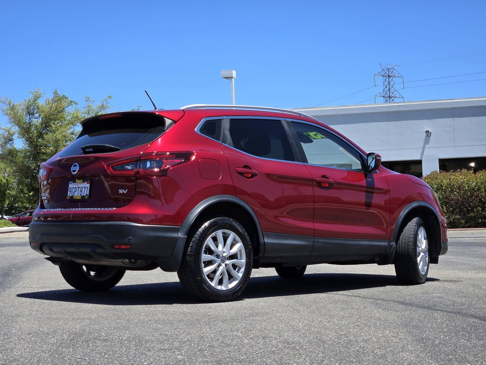 Certified Used 2022 Scarlet Ember Nissan SV image 4