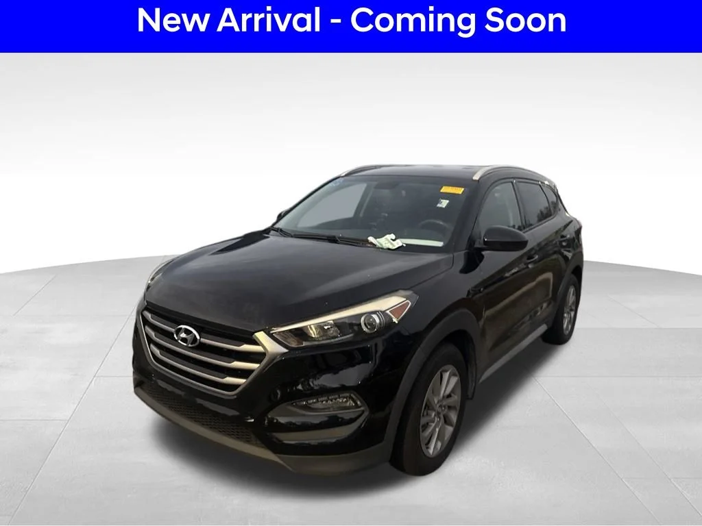 Used 2017 Black Hyundai SE image 2
