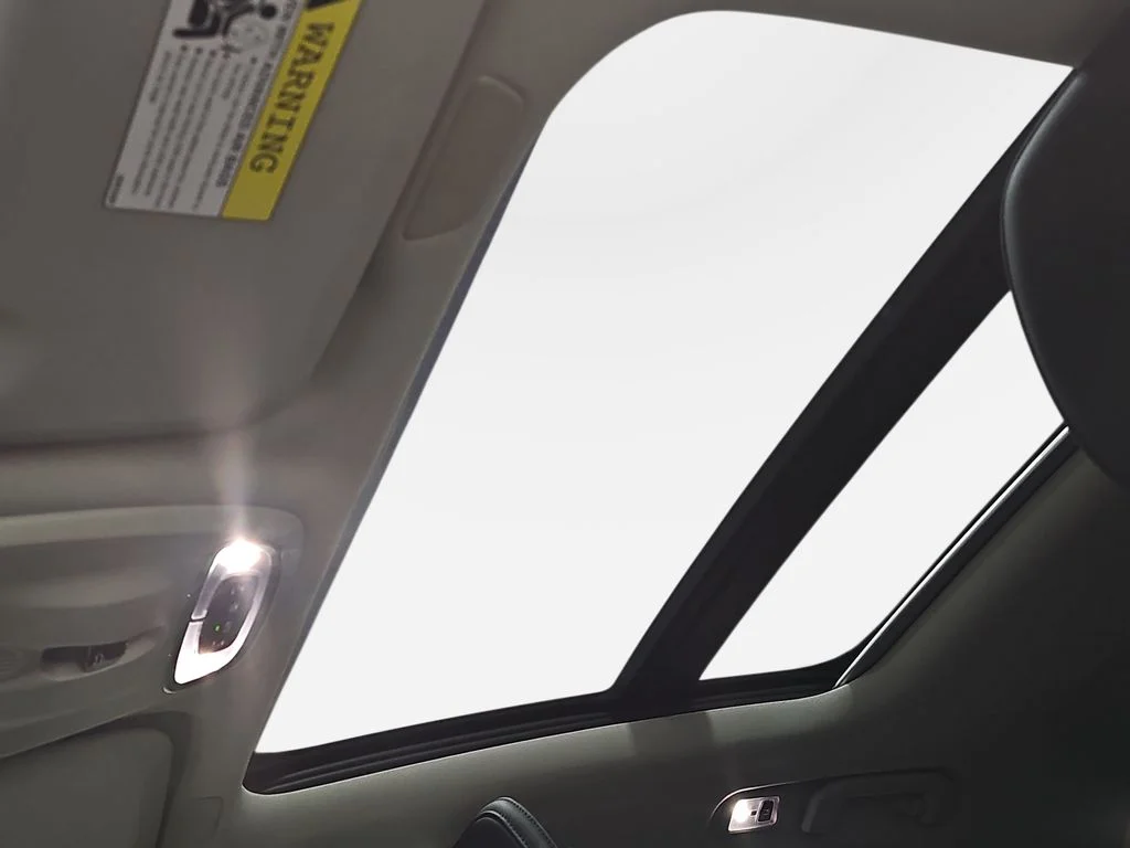 Used 2019 Beige Volvo T5 Momentum image 32