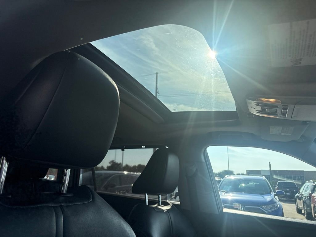 Used 2020 Pearl Toyota XLE image 22