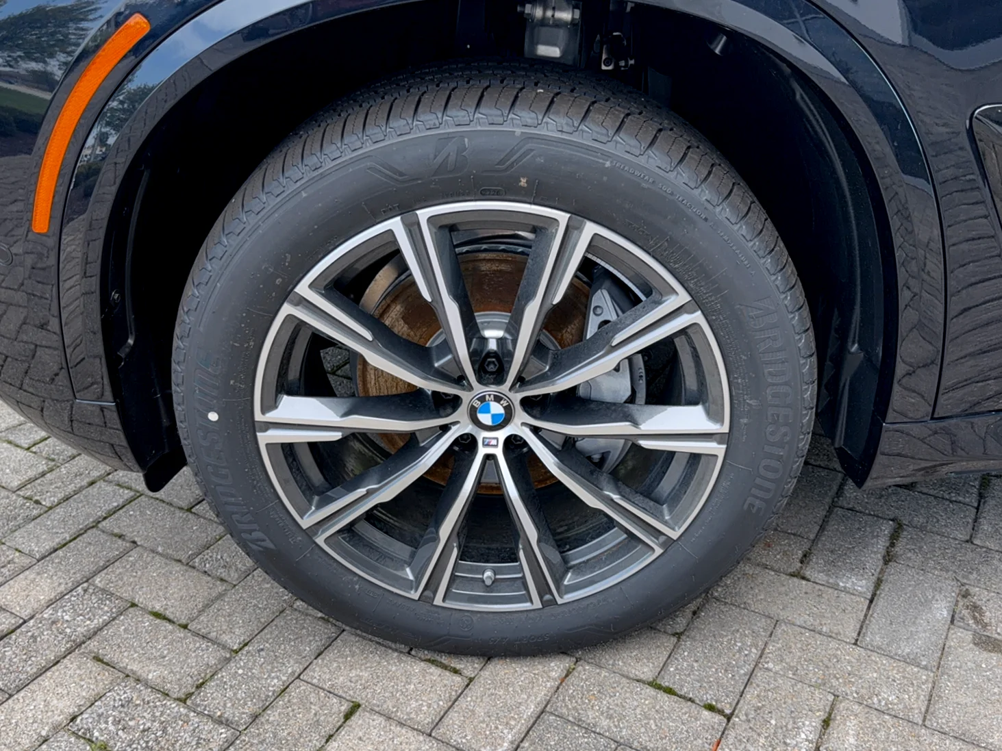New 2026 Carbon Black Metallic BMW xDrive40i image 31