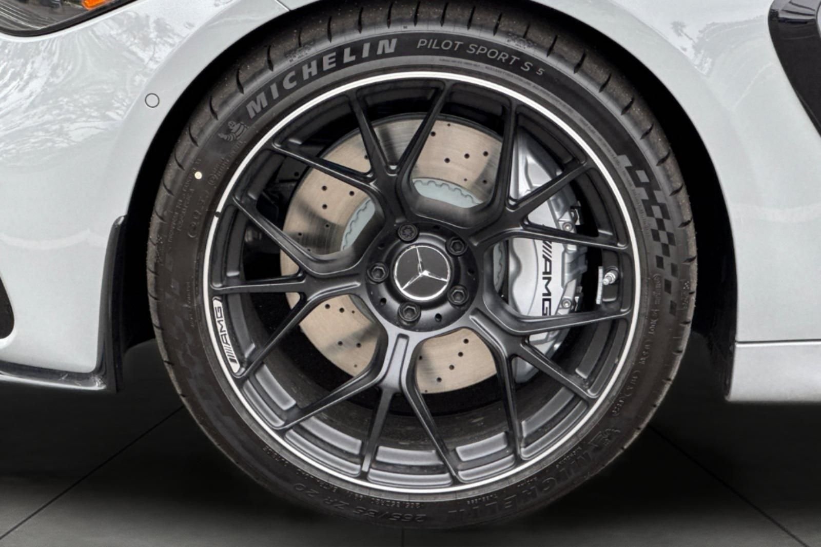 New 2026 MANUFAKTUR Alpine Grey Mercedes-Benz CLE 53 AMG® image 37