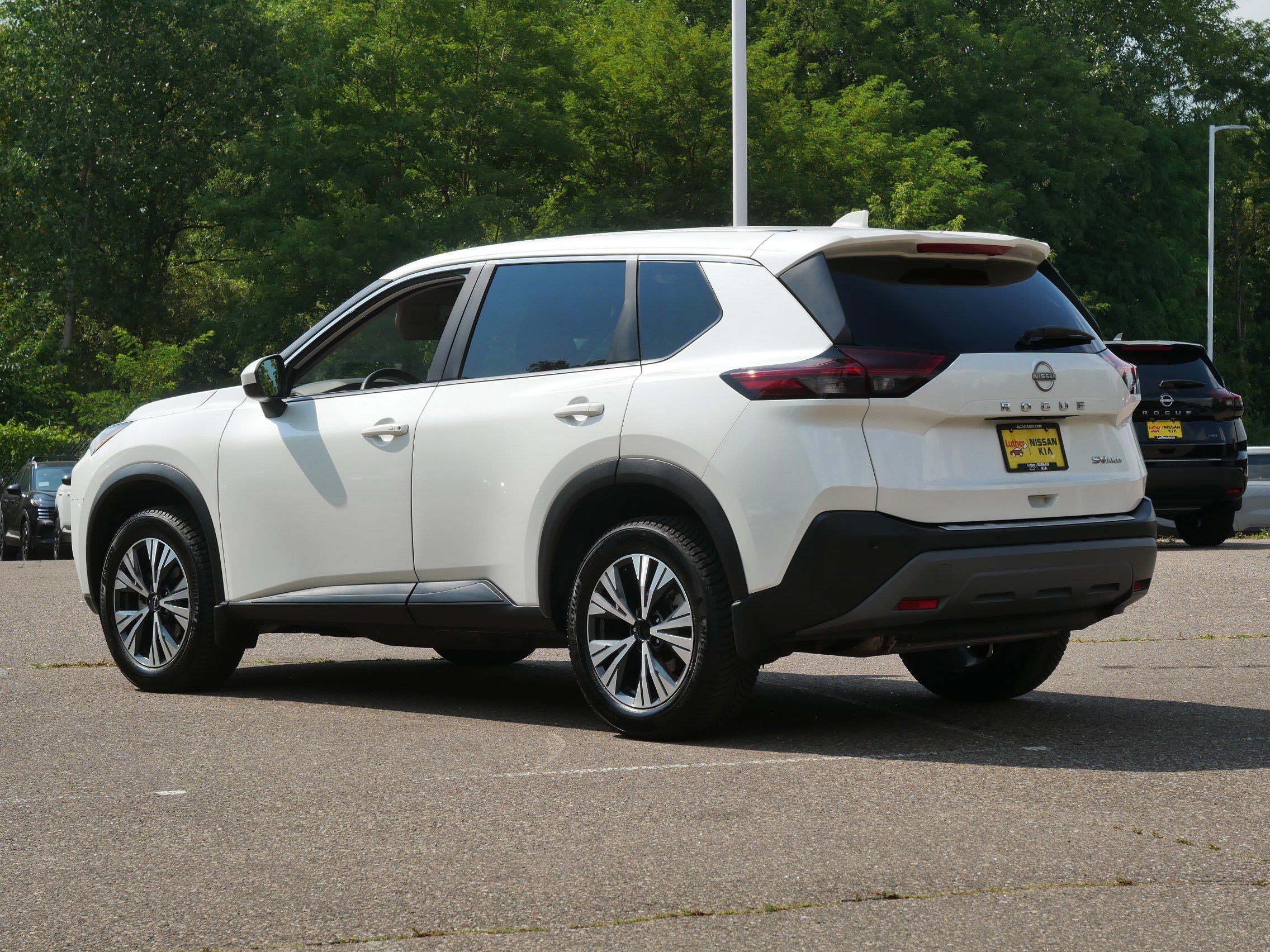 Certified Used 2023 Pearl White Tricoat Nissan SV image 5