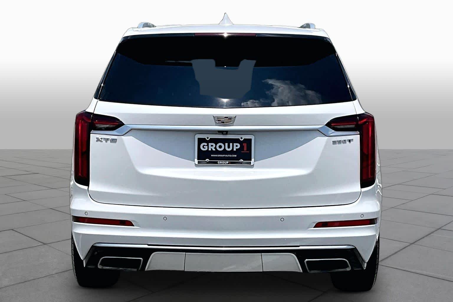 Used 2021 Crystal White Tricoat Cadillac Luxury image 5