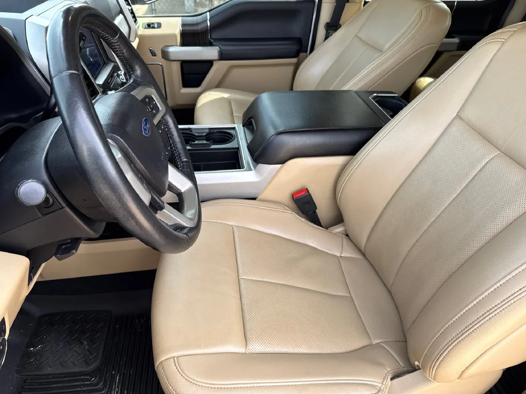 Used 2021  Ford Lariat image 18