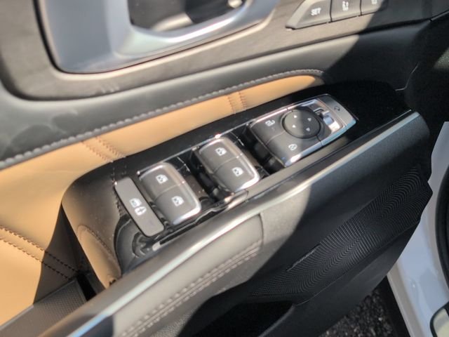 New 2026 Glacial White Pearl Kia X-Line SX Prestige AWD image 11