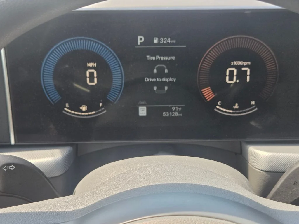 Used 2025 Silver Hyundai SEL image 15