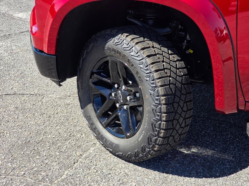 New 2026 RADIANT RED TINTCOAT Chevrolet LT Trail Boss image 22