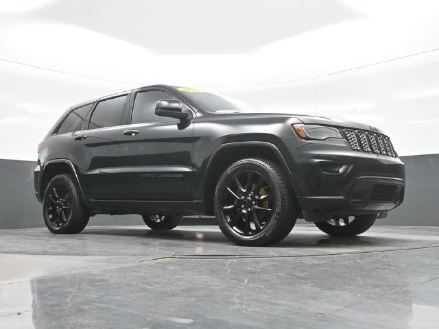 Used 2020 Black Jeep Altitude image 23