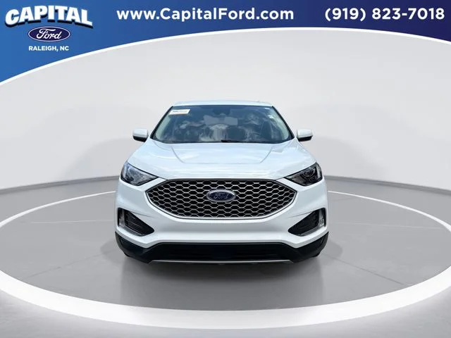 Used 2023 White Ford SEL image 3