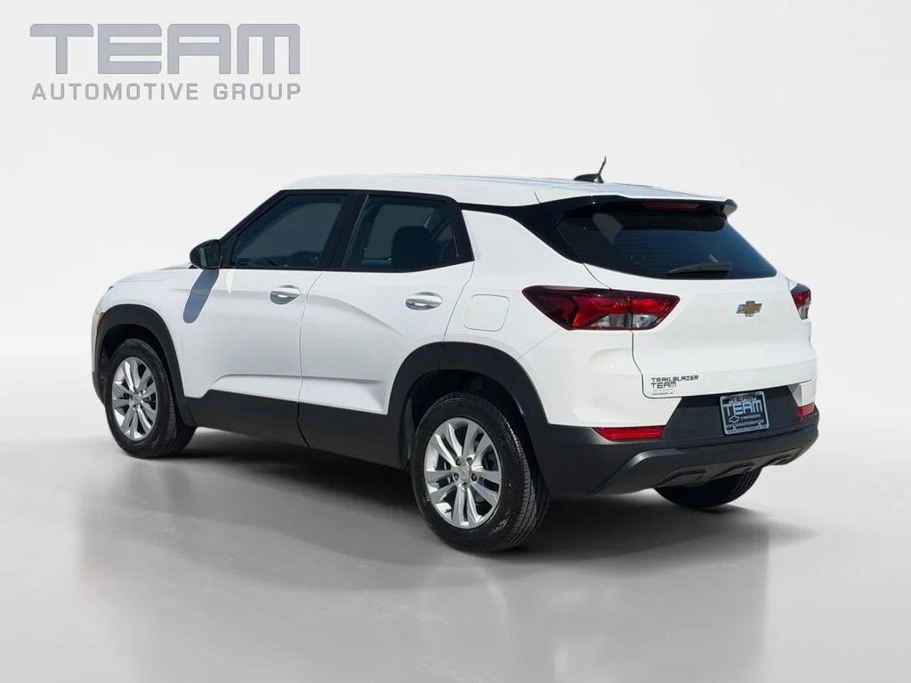 Used 2023 Summit White Chevrolet LS image 5