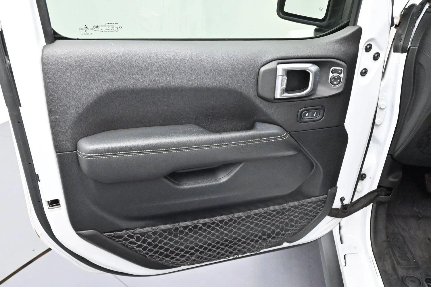 Used 2020 Bright White Clearcoat Jeep Overland image 9